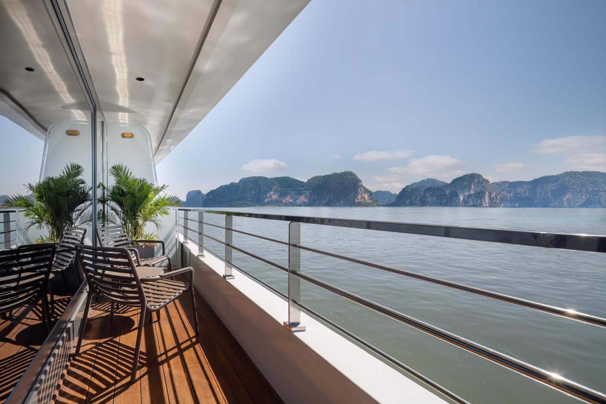 Grand Pioneers Halong Bay Cruise 1 Hotel Ha Long Exterior photo