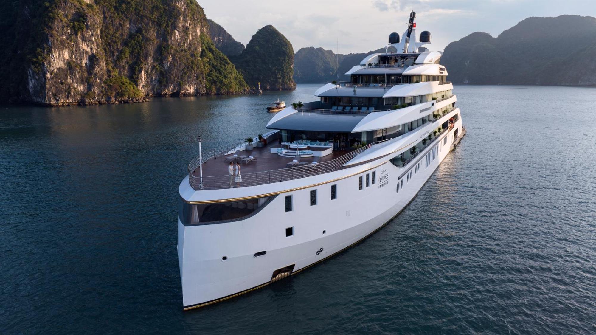 Grand Pioneers Halong Bay Cruise 1 Hotel Ha Long Exterior photo